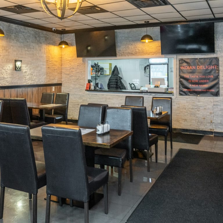Enjoy a Relaxing Dine-In Experience🍛